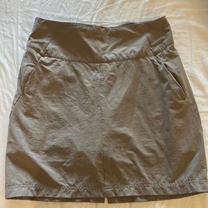 Tan skort